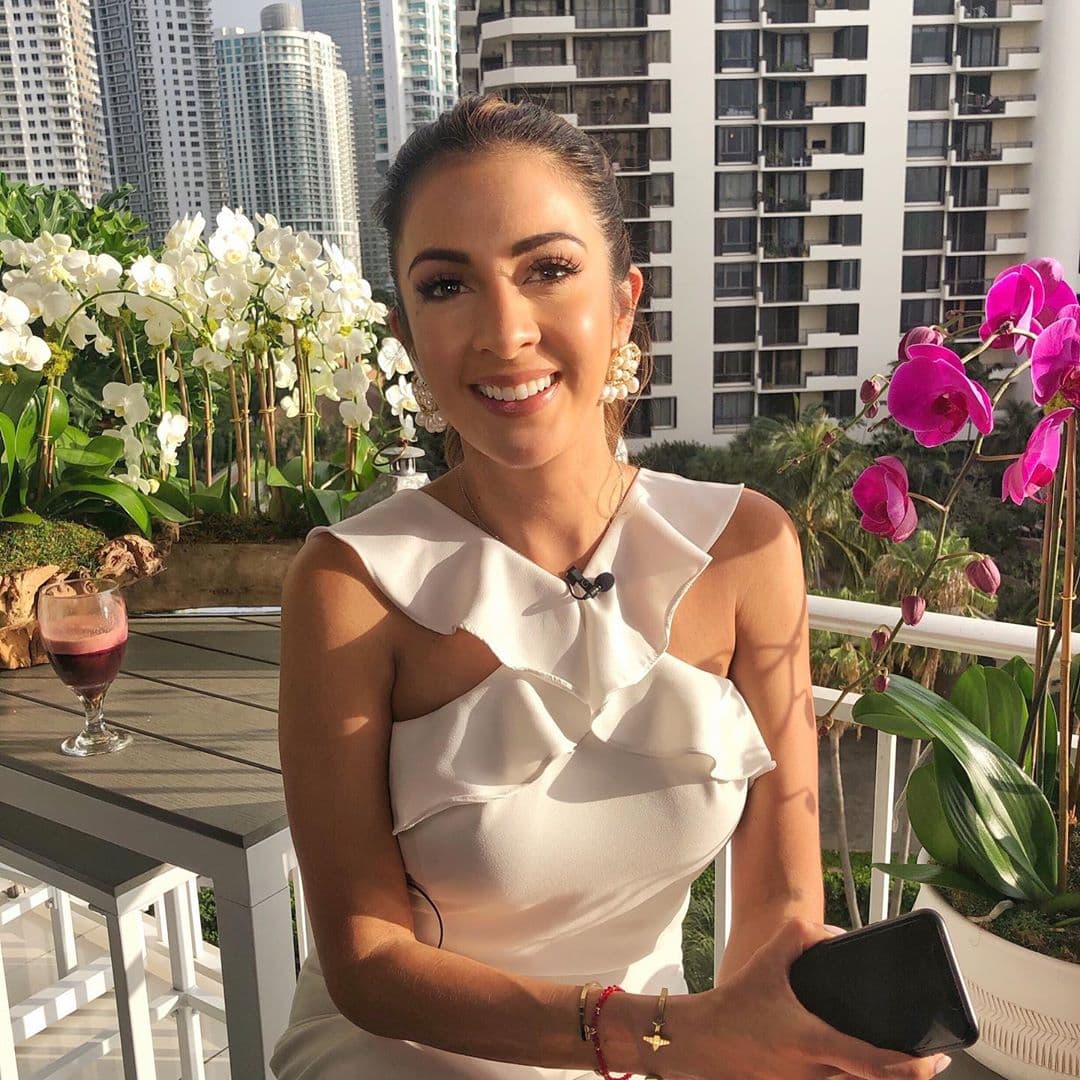 Solo bastó volver a acomodarnos y seguir transmitiéndote todo lo que tanto disfrutas. El balcón de Maity se ha hecho famoso por sus lindas flores.