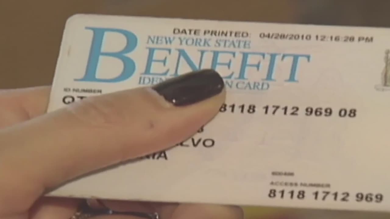 ¿Qué pueden hacer los inmigrantes para no perder beneficios por culpa de la ‘carga pública’?