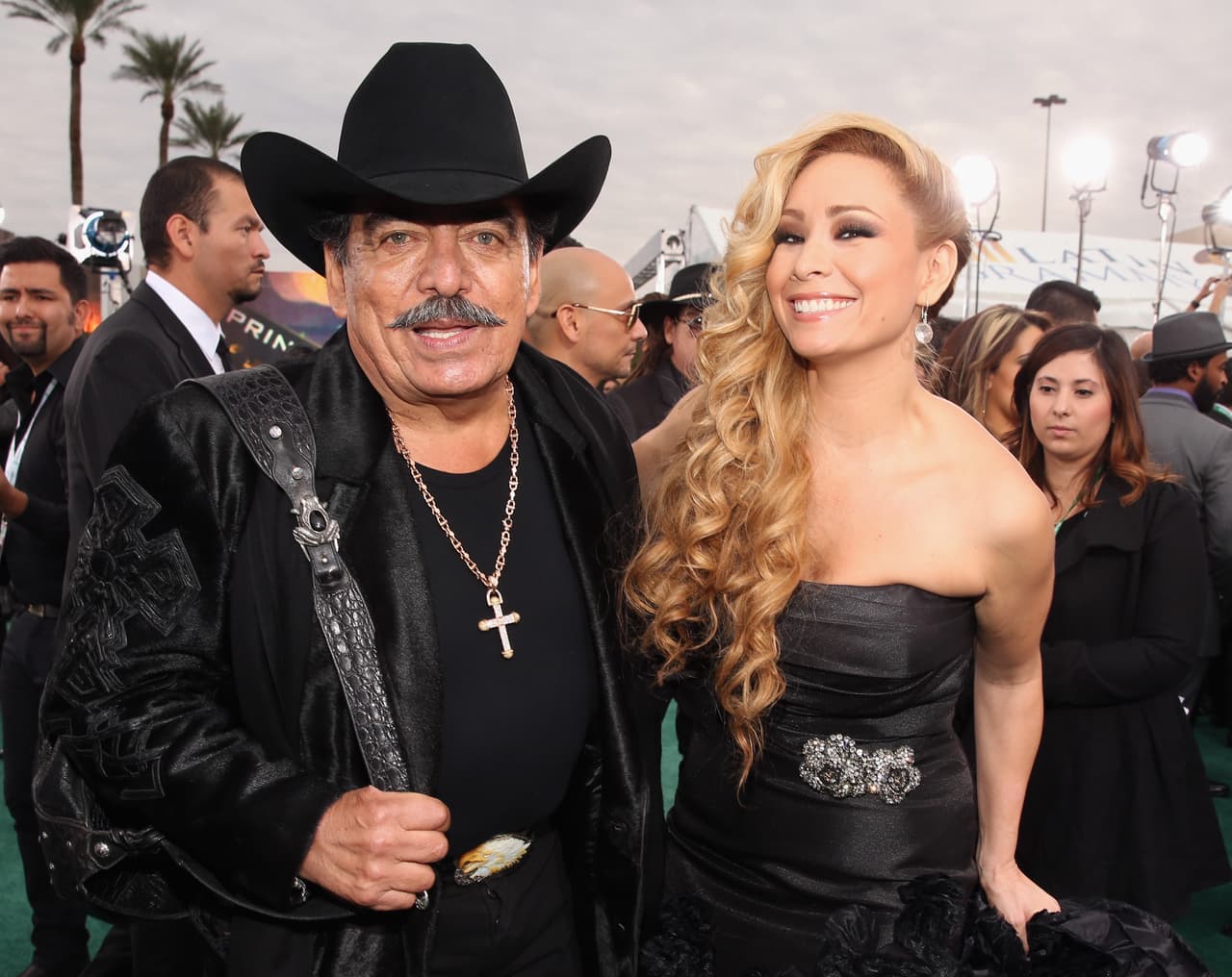 Joan fue un hombre rodeado de bellas mujeres y ese año no fue la execpción.