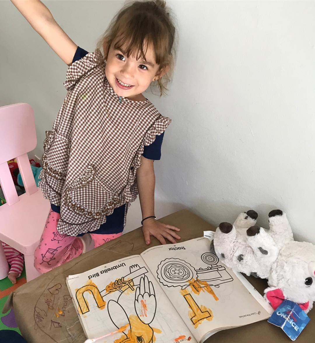 Este lindo mandil es muy especial para Michelle, ya que lo heredó de su abuelita materna.