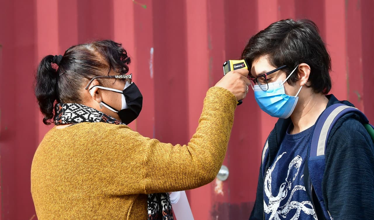 ¿Regresan las mascarillas obligatorias? Aumento de casos de covid-19 tiene en alerta a autoridades del condado