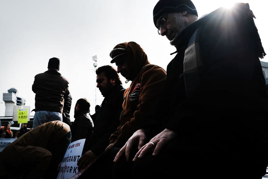 Los ciudadanos musulmanes de estos siete países -Yemen, Irak, Irán, Siria, Sudán, Libia y Somalia- tienen bloqueada la entrada a Estados Unidos a raíz de la orden ejecutiva del 27 de enero de Donald Trump.