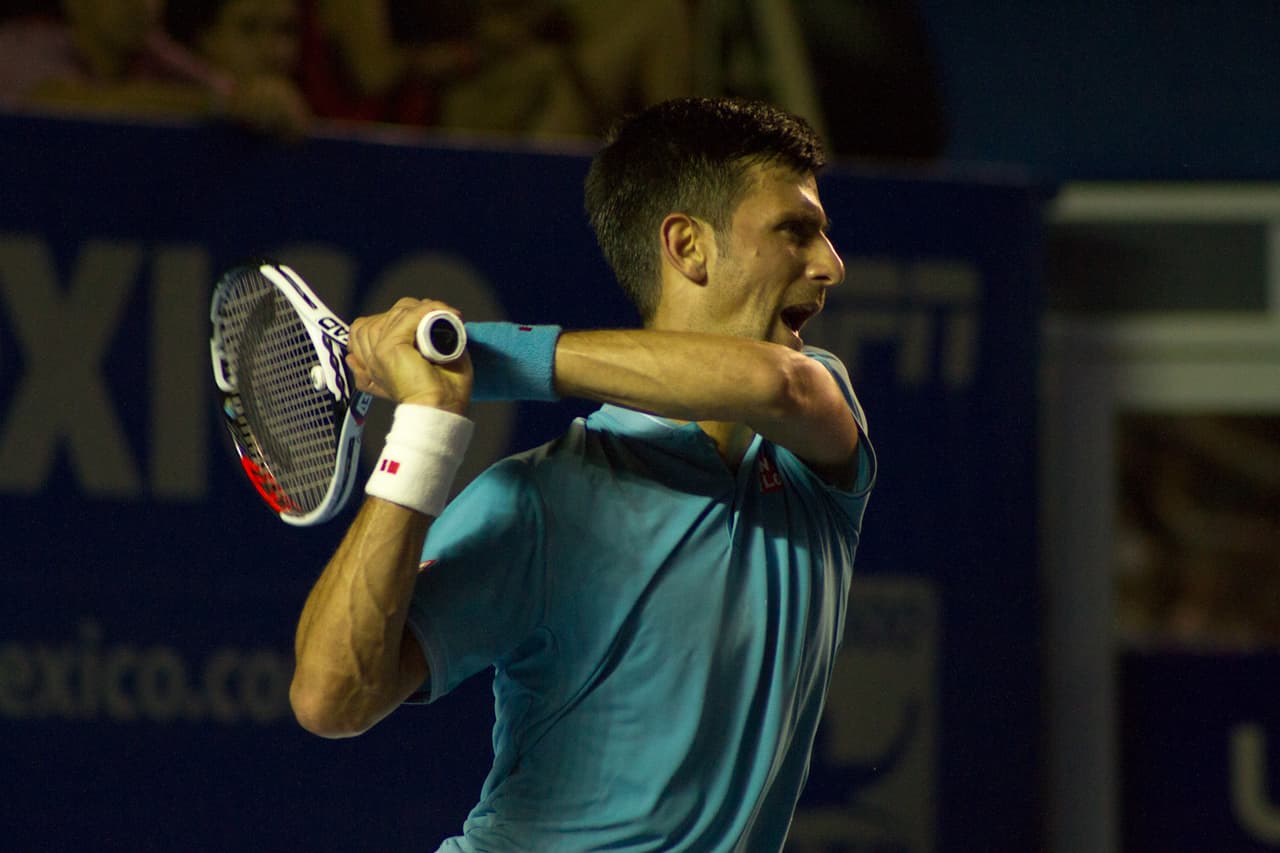 Nick Kyrgios eliminó al favorito del Abierto Mexicano, el serbio Novak Djokovic, número dos en la siembra de la ATP. El australiano dio una demostración de potencia y precisión con su saque que se tradujo en 25 aces para acceder a las Semifinales.