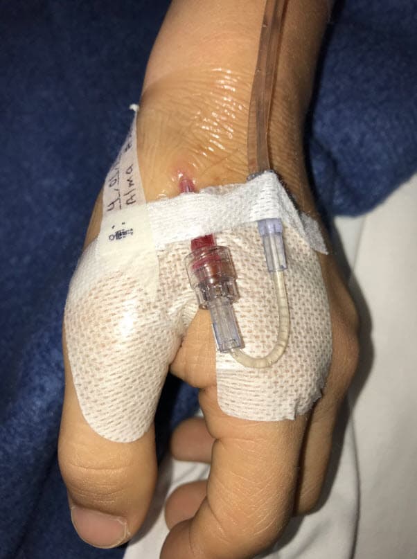 Pero la felicidad se acabó comenzando este año porque tuvo que llevar al médico a Luciano, quien terminó hospitalizado. "Así iniciamos el año, en el hospital, con una infección estomacal. Afortunadamente ya todo bien. ¡Que ya acabe el 2019! Ah no, acaba de empezar", escribió Lety junto a esta imagen.