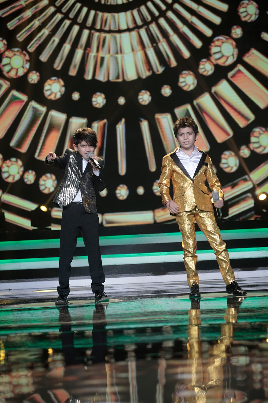 El primer duelo fue entre los intérpretes de los escuadrones de Sarilú y Beba.