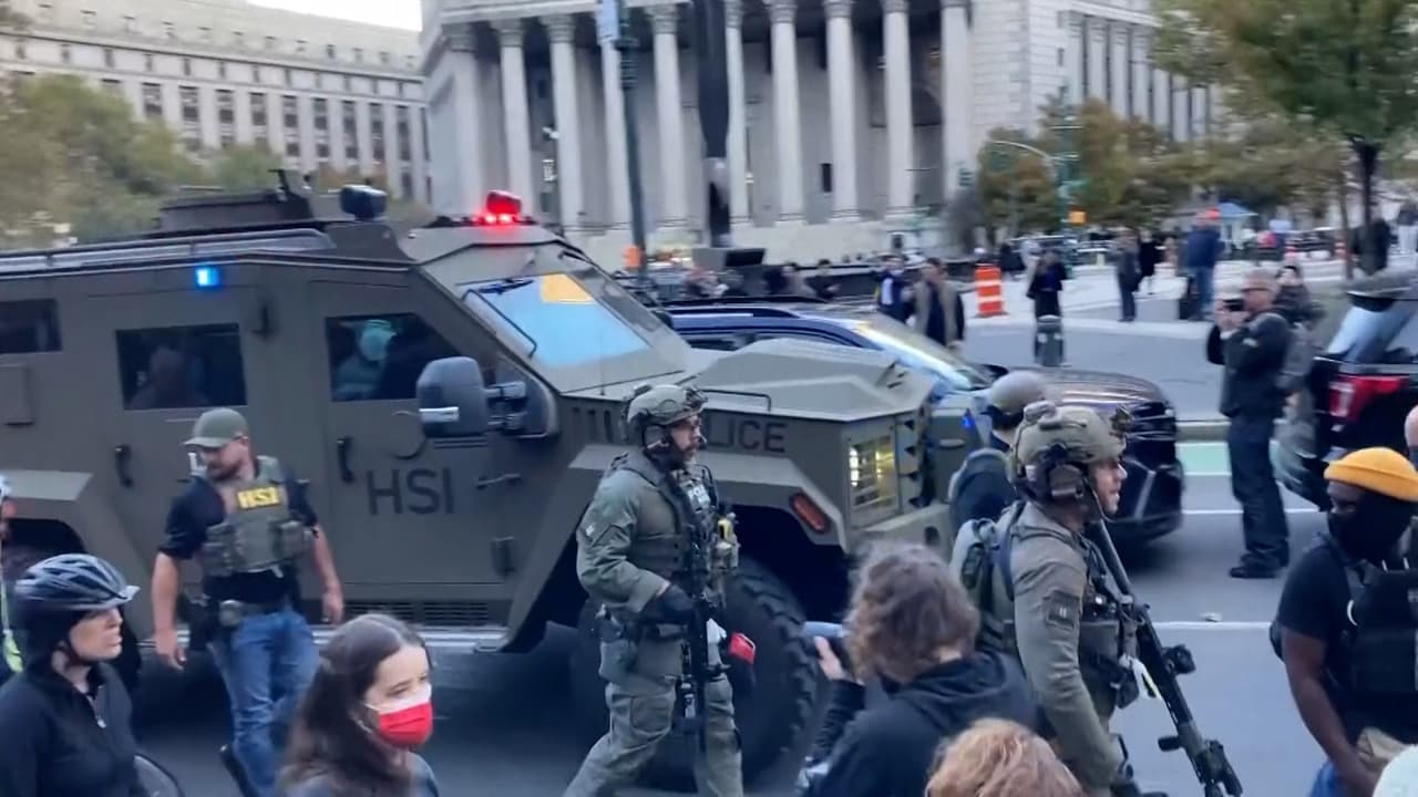 Operativo de ICE desata enfrentamientos con manifestantes en Manhattan