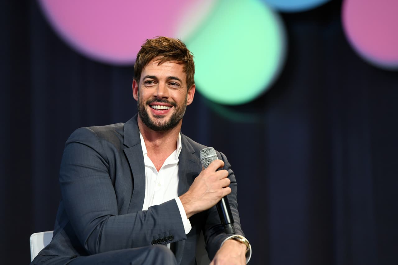 “Los años pasan y te hacen madurar”, señaló William Levy mientras posaba para la lente de los fotógrafos en las ciudades de New York y New Jersey.