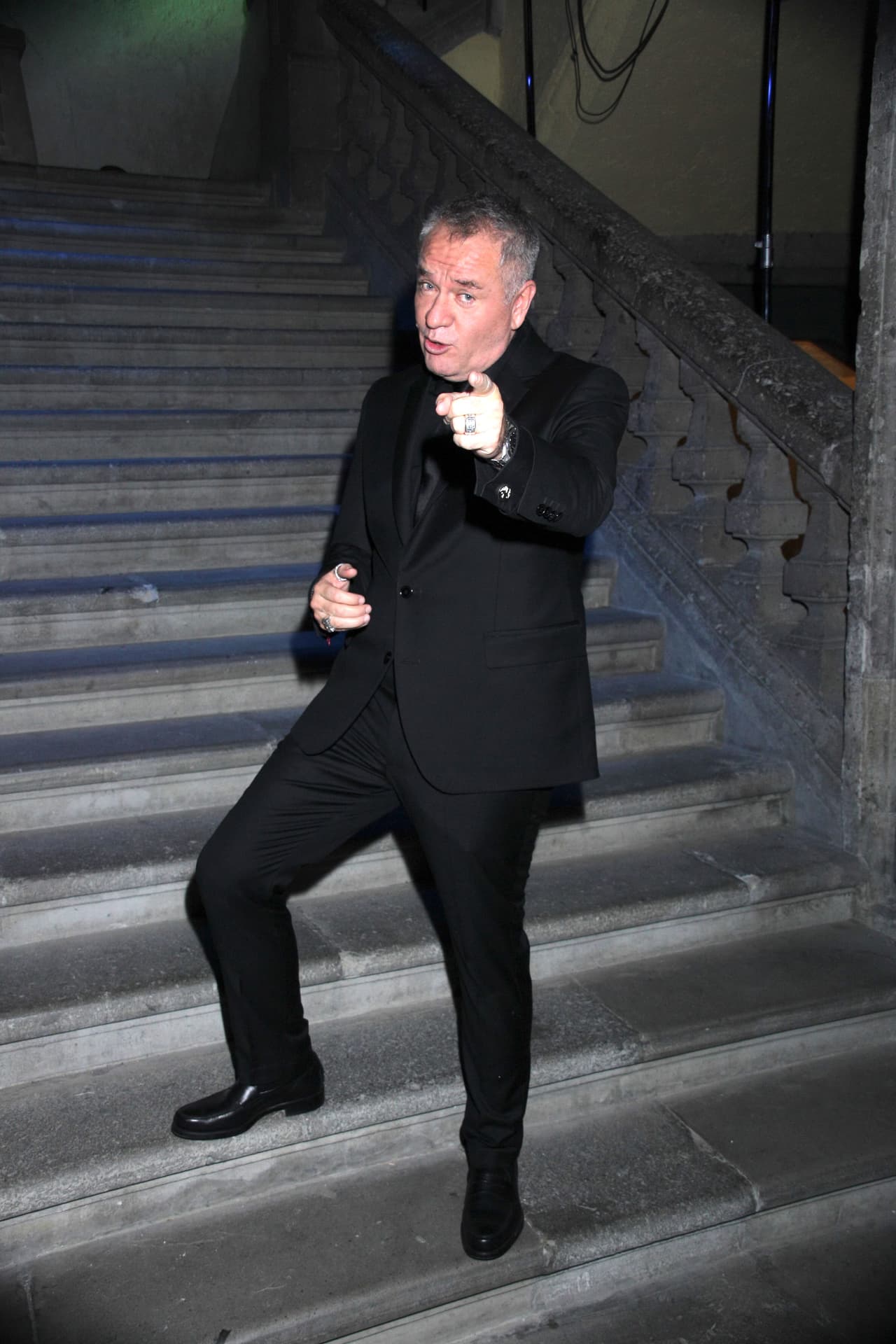 José Alberto Castro presentó su telenovela 'Médicos, línea de vida' el pasado 7 de noviembre en el Palacio de la Antigua Escuela de Medicina en la Ciudad de México, ahí dio la noticia de que el talento de su retoño se podrá escuchar a lo largo de la trama.