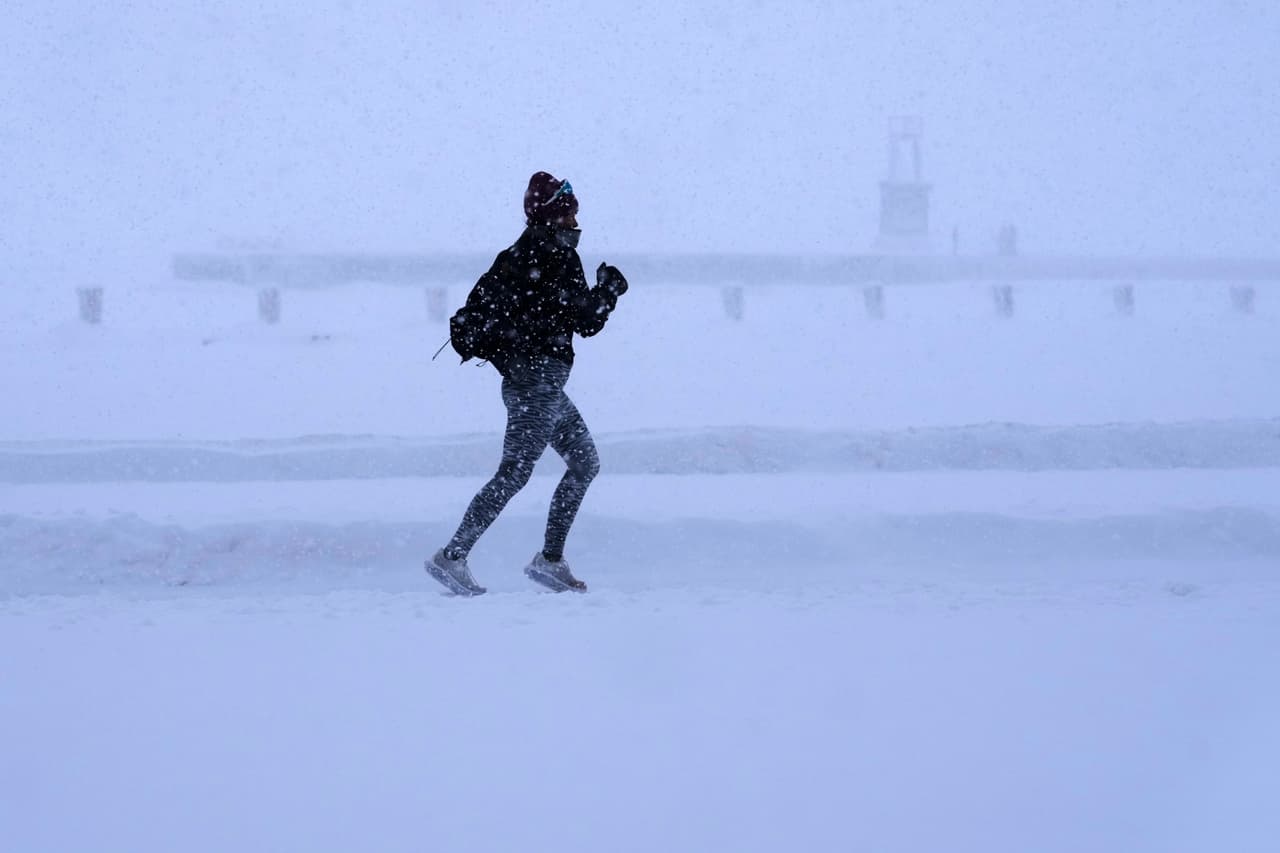 El viento gélido representa un riesgo serio, ya que la piel expuesta podría sufrir 
<b>congelación en tan solo 30 minutos. </b>
<br>
<br>Se pide a la población extremar precauciones, limitar el tiempo al aire libre y mantenerse atentos a adultos mayores y personas vulnerables.