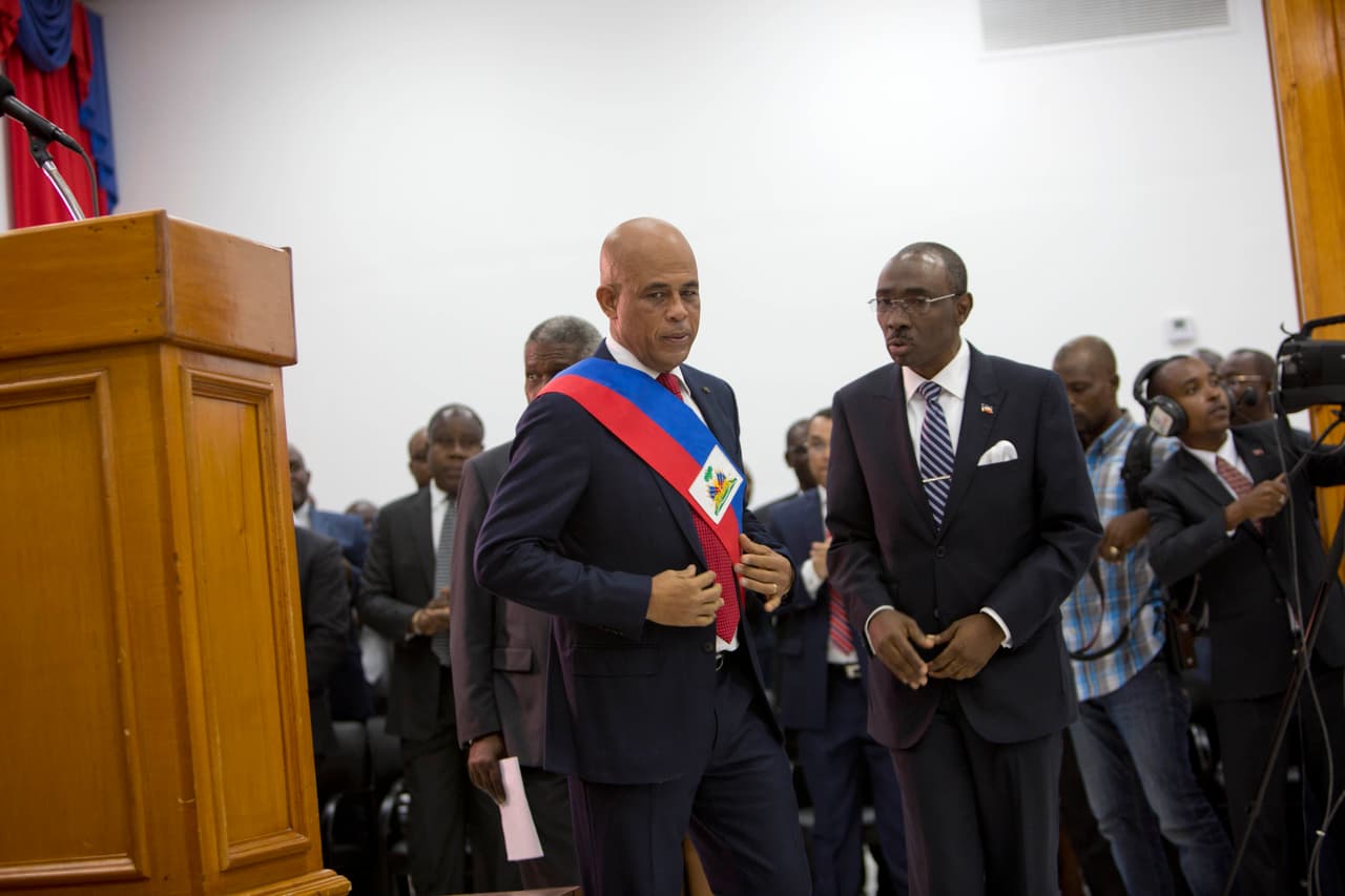 Presidente de Haití deja el poder a gobierno interino sin sucesor elegido