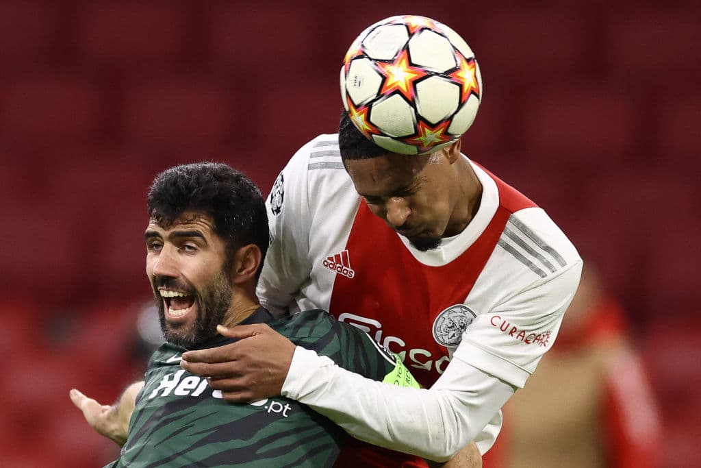 Los cuatro ofensivos del Ajax marcan en la victoria 4-2 del conjunto de Amsterdam sobre el Sporting CP y consiguen 18 puntos de 18 puntos posibles.