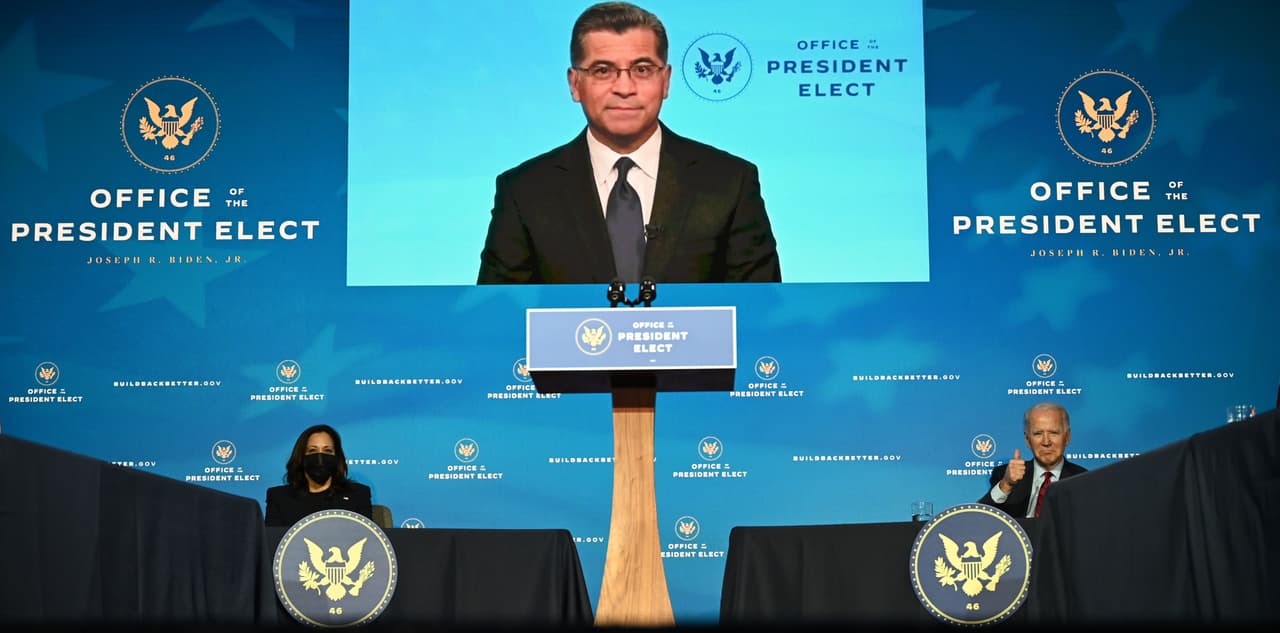 Los latinos y el coronavirus: el reto de Xavier Becerra al llegar a la Secretaría de Salud