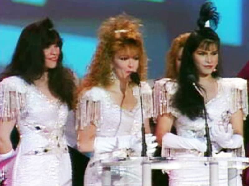 En 1990, el grupo Chantelle ganó el premio a la Revelación del año en la categoría Tropical Salsa. Era la primera vez que Olga Tañón (derecha) se presentaba en la ceremonia.