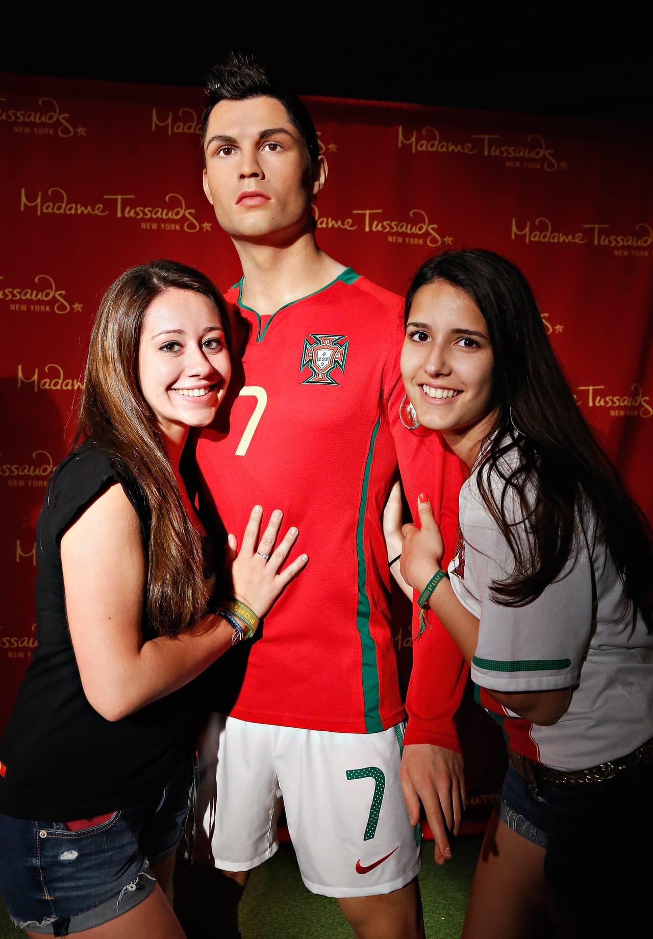 Bueno, algunas chicas se conforman con el de cera.