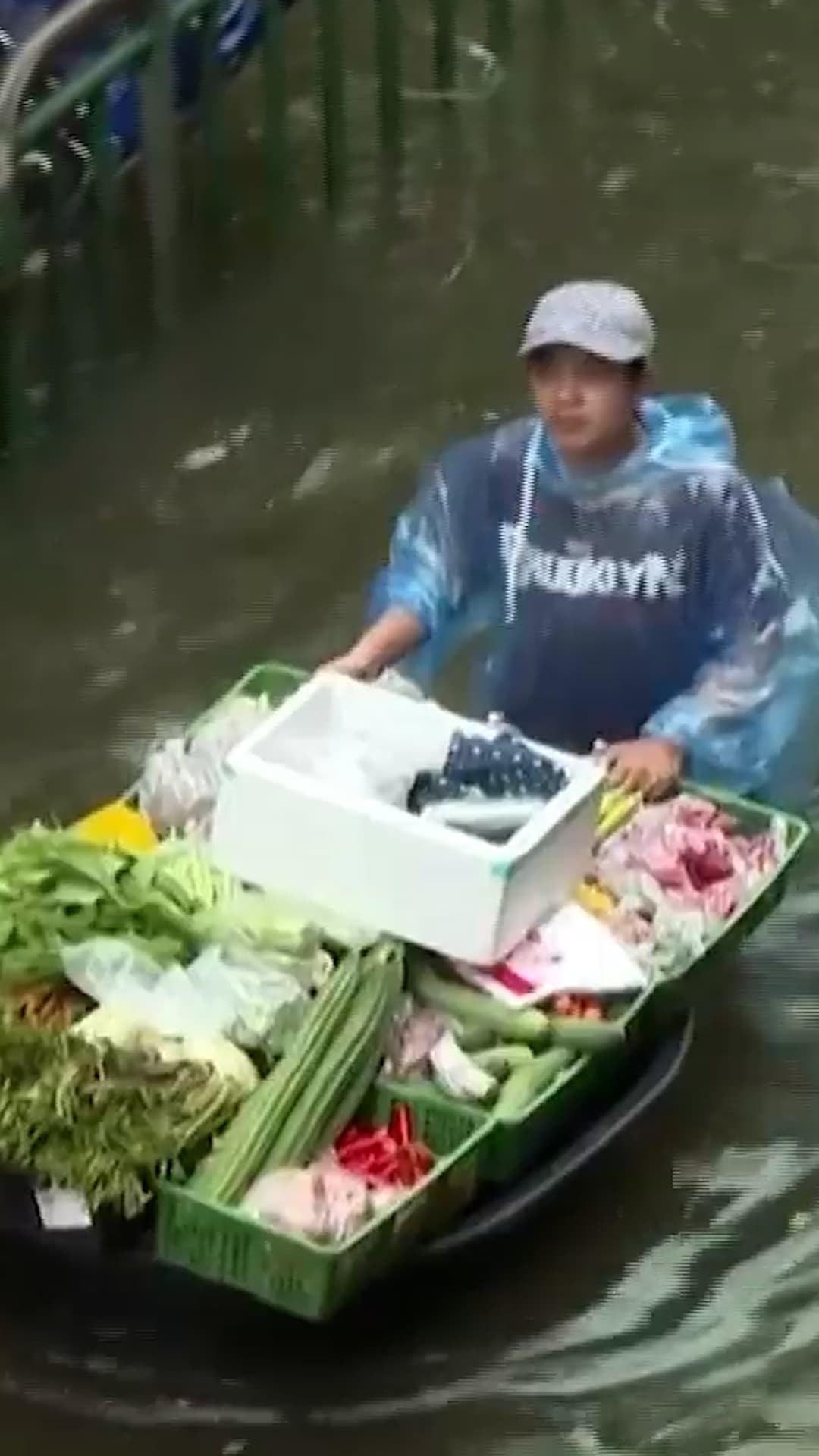 El comercio no se detiene en Tailandia pese a las inundaciones