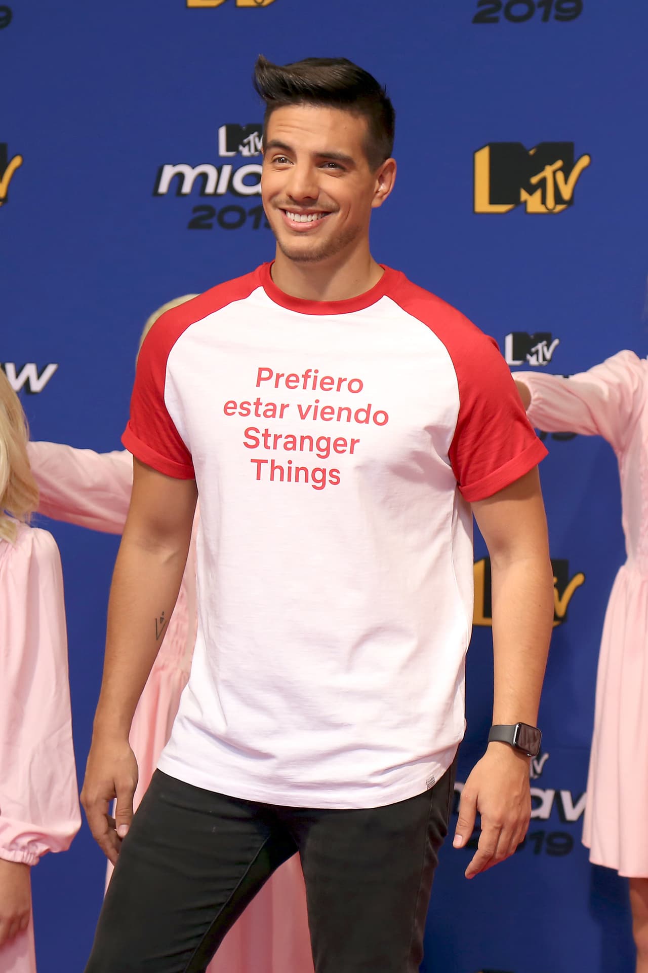 "Sí, es un fotomontaje", dijo Padilla, quien también compartió la fotografía que sorprendió a los seguidores de Vadhir Derbez, en su cuenta profesional de la
<b><a href="https://www.instagram.com/p/B59A7tXHSxW/" target="_blank">Instagram</a></b>.