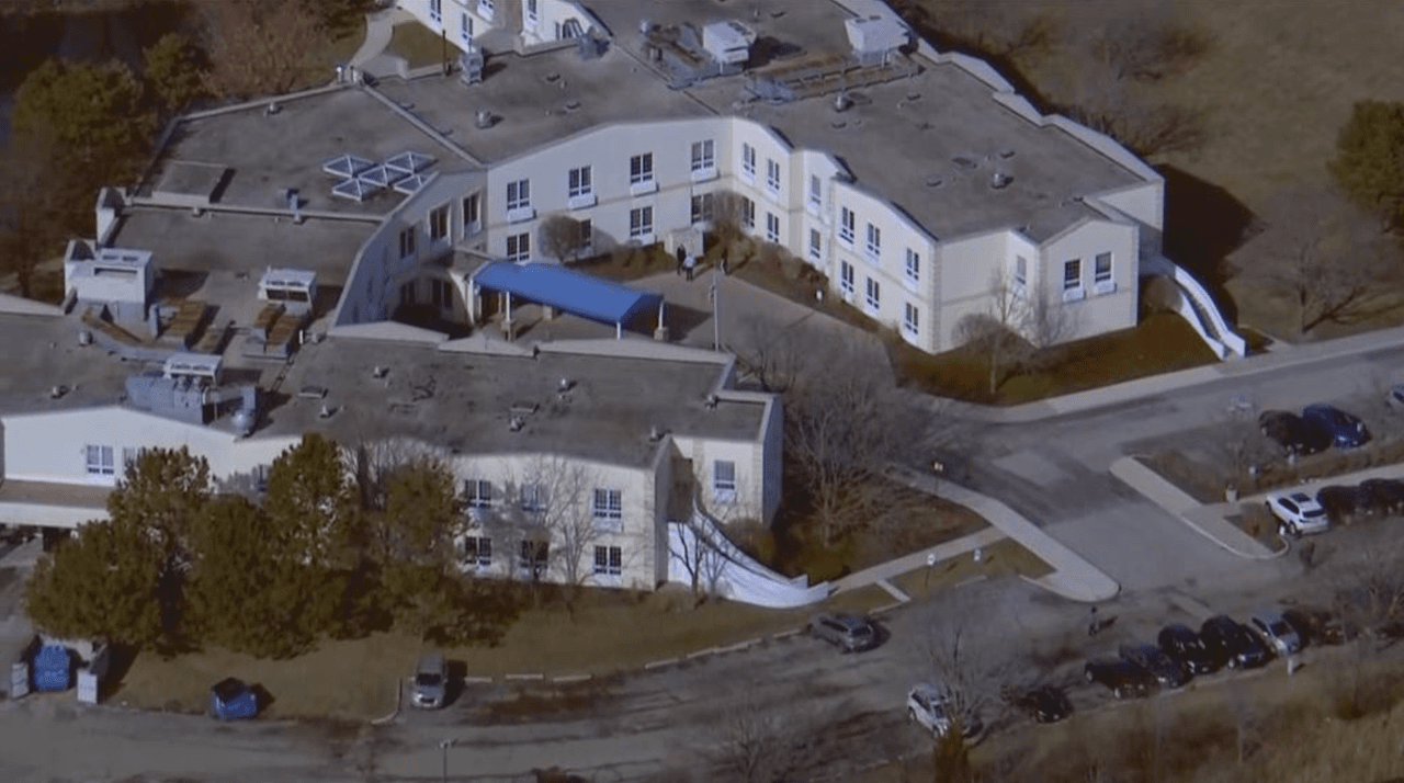 ¿Qué se sabe sobre los 22 casos de coronavirus reportados en un asilo de ancianos en Willowbrook?