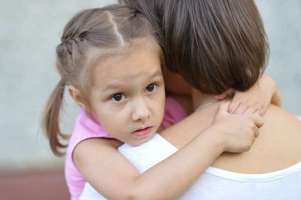 <b>CÁNCER</b>
<br>Suelen ser demasiado cariñosos, sensibles y apegados a su familia. Les encantarán las actividades familiares donde sientan la cercanía y la aprobación de sus padres, como una buena sesión de juegos de mesa. Tienen un corazón de oro, donde todo les puede hacer llorar y ponerlos emocionales.