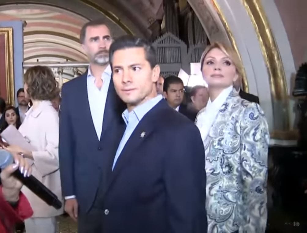 Desde ese momento la pareja se mostró distante durante el recorrido y dieron de qué hablar entre la prensa con su incómoda situación.