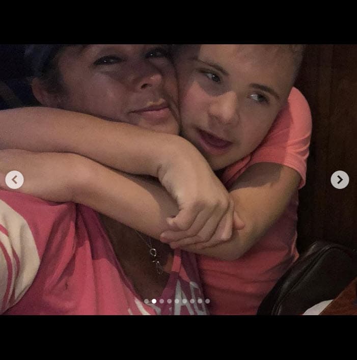 La primera ocasión en que lo contrajo fue en enero de 2021 y tuvo que ser hospitalizada. En aquella ocasión, su hermano Alejandro, y su padre, don Mario Calderón, también se enfermaron. 
<br>