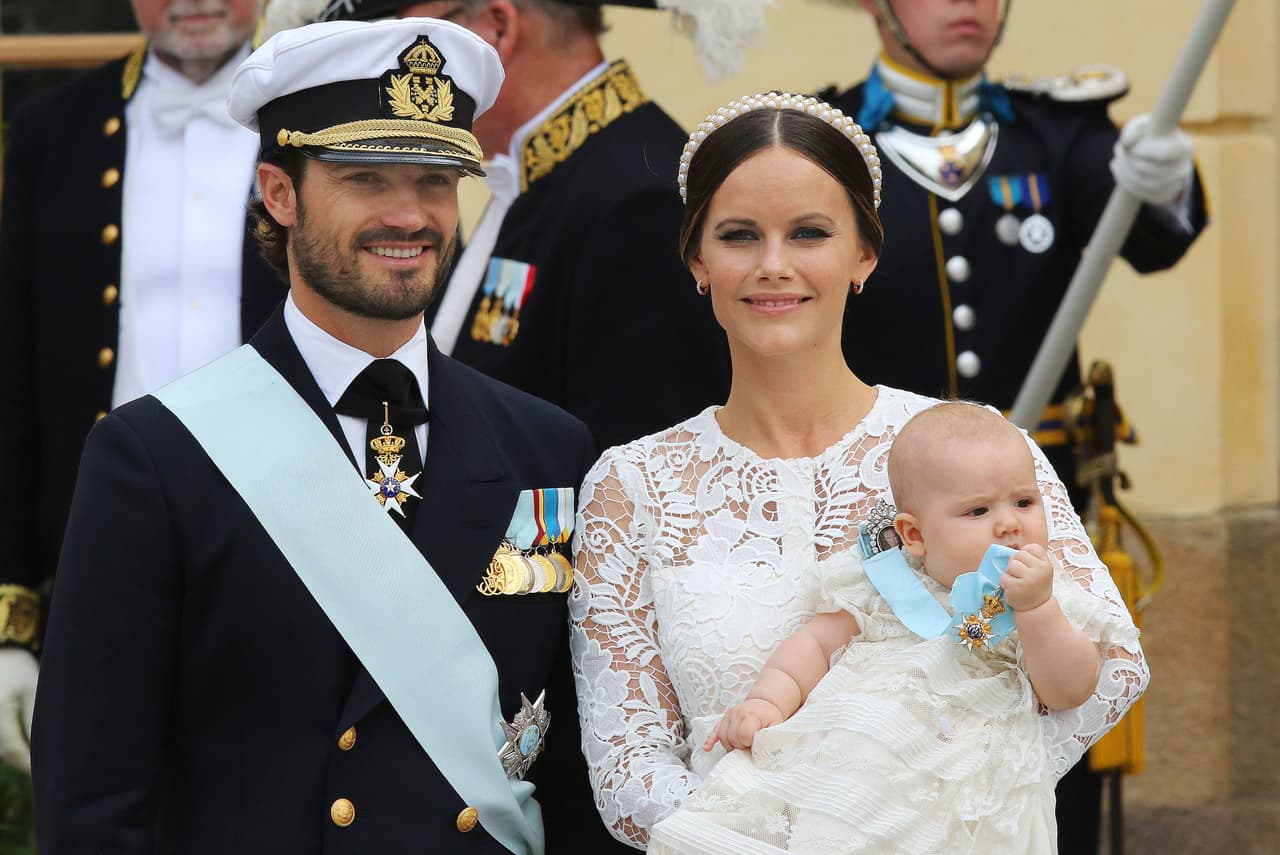 El nene se portó de maravilla, toda la ceremonia estuvo despierto, observando todo lo que ocurría.