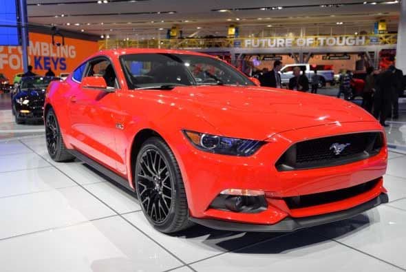 Ford pretende recuperar el liderato absoluto del segmento de muscle cars con el nuevo Mustang.
