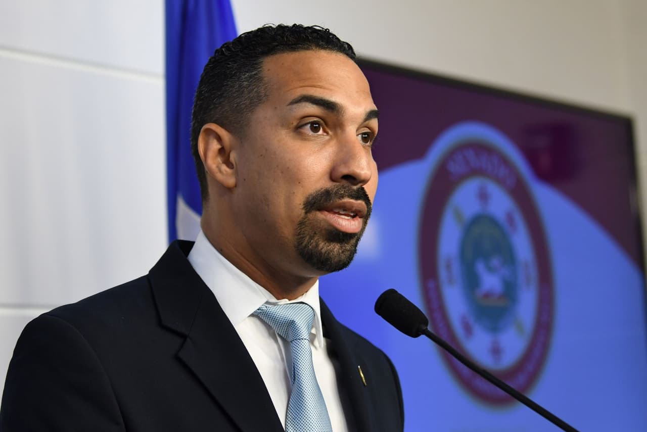 Recomienda un FEI para el senador popular Albert Torres Berríos