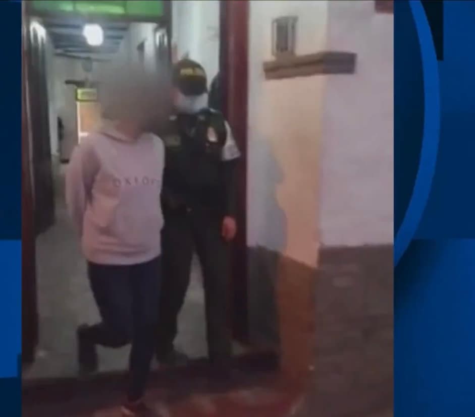 Mientras tanto, aunque Ortega negó todo,
<b> el video fue suficiente evidencia </b>para que quedara bajo custodia de las autoridades.
<br>