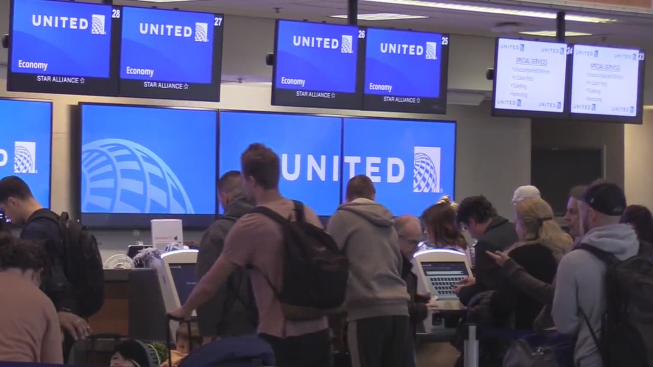 El crecimiento del tráfico de pasajeros para julio de 2021 aumentó un 279,6% en comparación con julio de 2020, con 1,541,305 pasajeros volando hacia y desde Austin durante todo el mes. Esto hace que julio de 2021 sea el quinto mes más activo en la historia del aeropuerto.