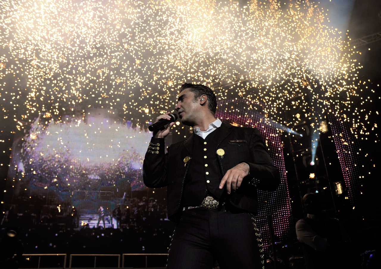 A principios de este año 'El Potrillo' presentó el álbum 'Rompiendo fronteras' en el que incursiona en géneros músicales como el sierreño.