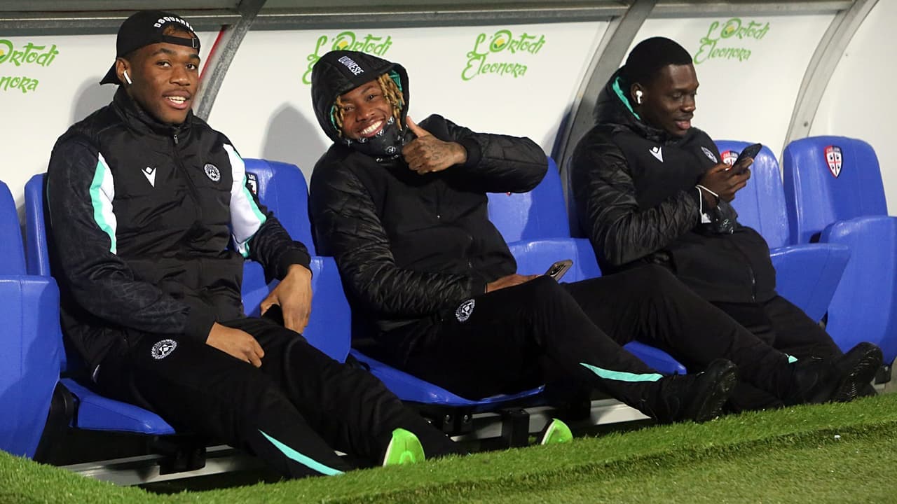 ¡Como novia de pueblo! Udinese ganó tras esperar 45 minutos