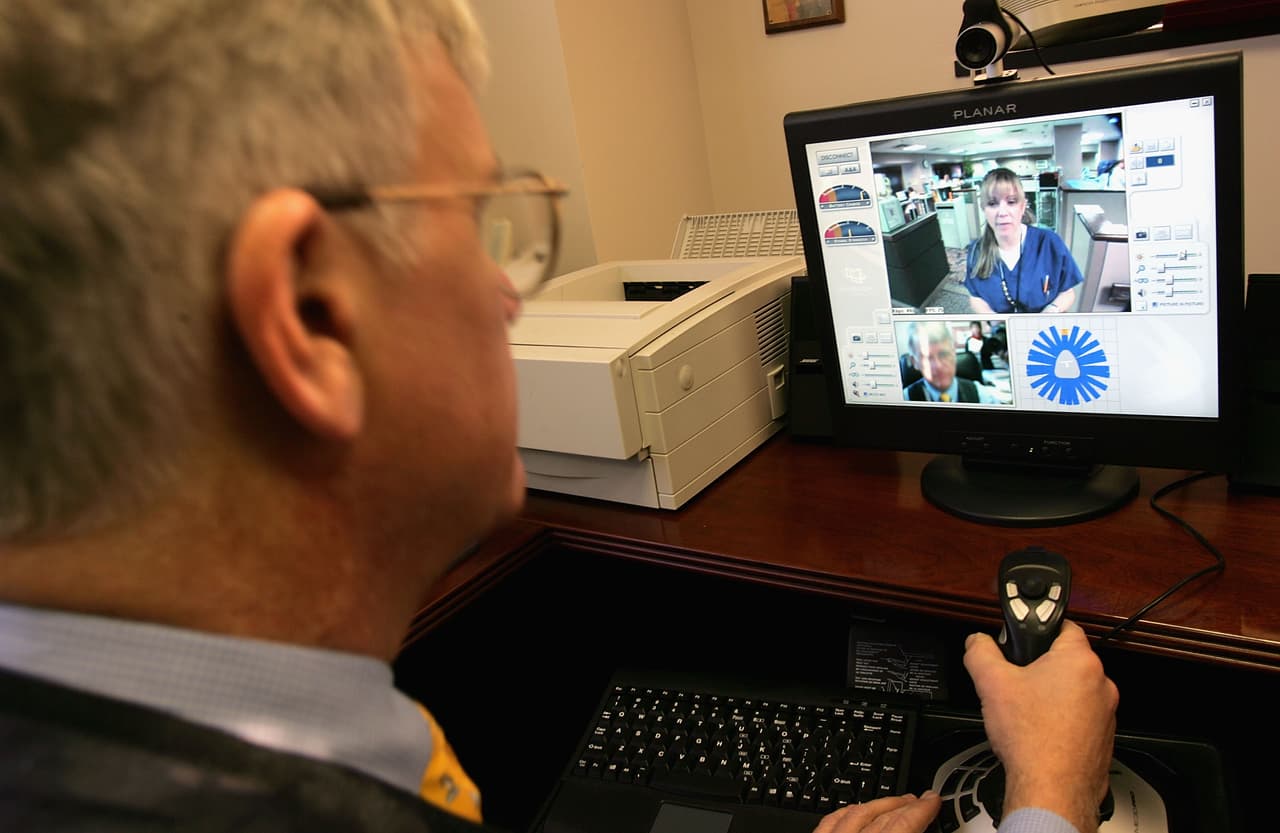 Estos servicios de telemedicina ofrecen consultas gratuitas a las personas afectadas por Harvey