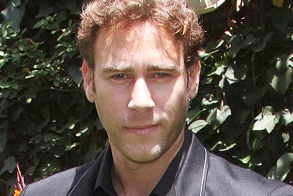 Carlos de la Mota también incursionó en la música con bachata.