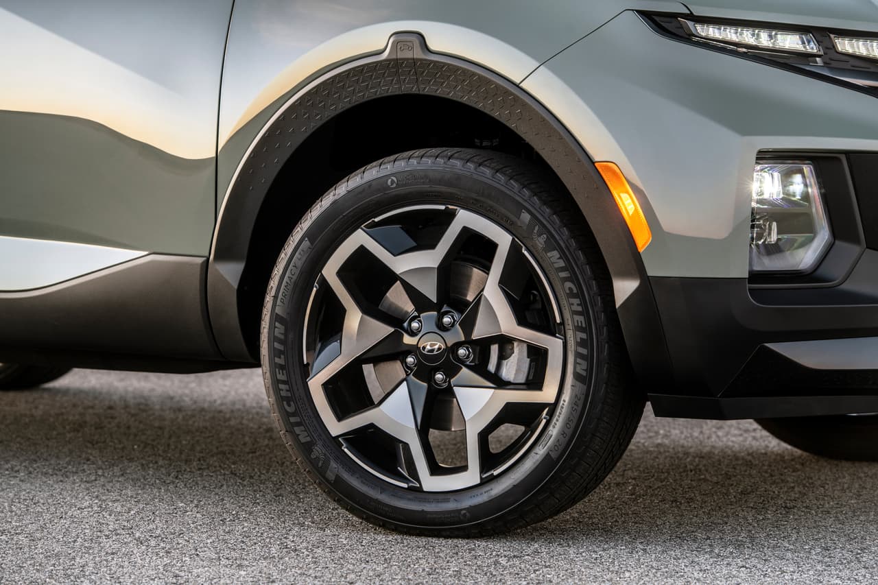 Los precios de sus diferentes versiones aún no han sido revelados, pero se espera que estos sean anunciados una vez se acerque su fecha de lanzamiento.