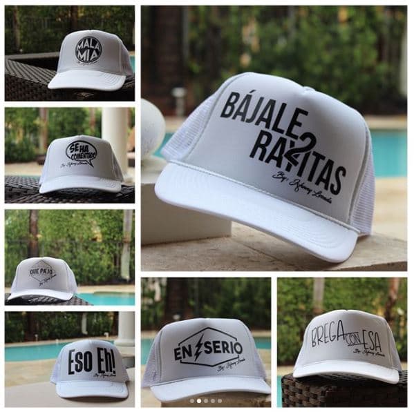 También ha podido consolidarse como empresario, con sus ya famosas frases plasmadas en sus gorras.