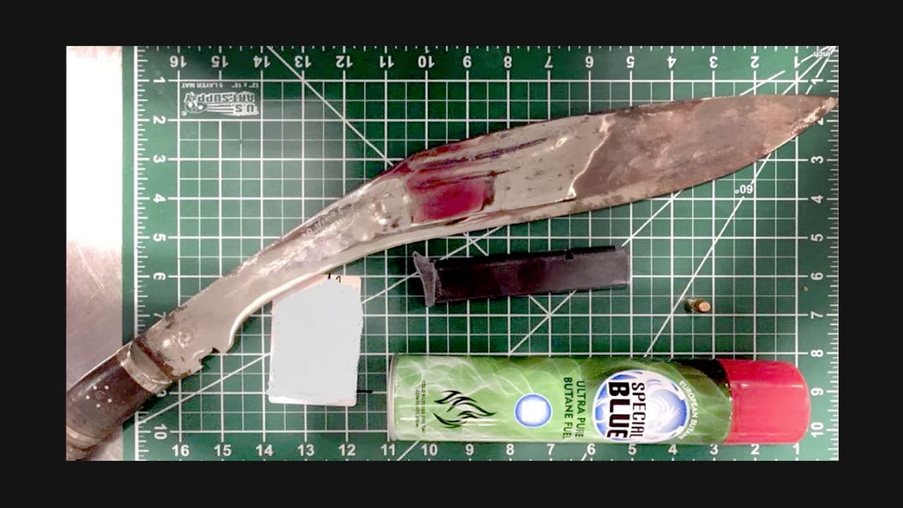 <b>Puesto 4. Machete y spray de butano</b>
<br>
<br>Lugar donde fue encontrado: Aeropuerto Reagan National (Washington DC).
<br>
<br>En octubre pasado la TSA anunció que había capturado 4,495 armas de fuego en los puntos de control de seguridad, la mayor cantidad en los 20 años de historia de la agencia.
<br>