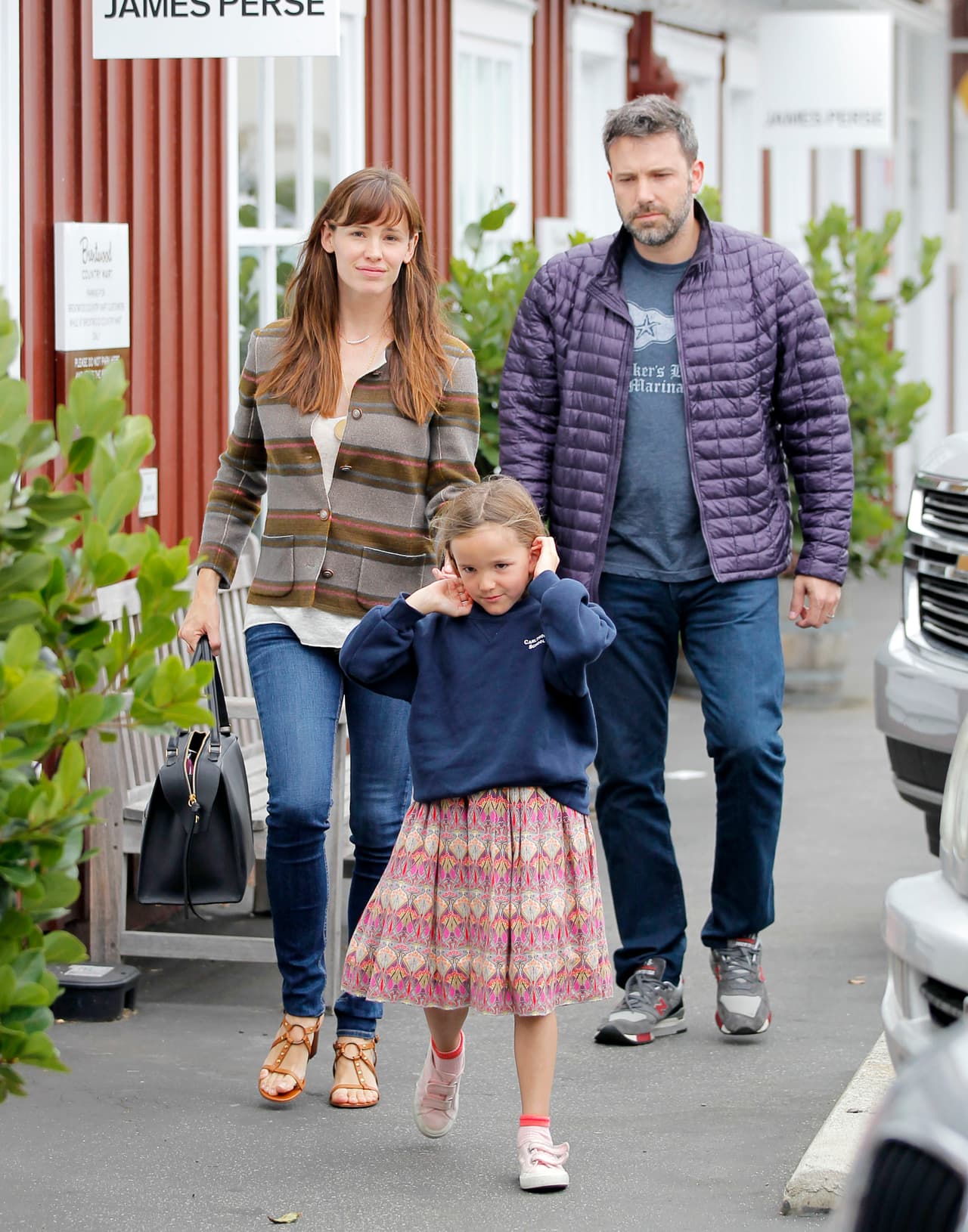 Los rumores salieron a flote tras ver un auto de mudanza fuera del lugar en donde criaron a sus tres hijos.