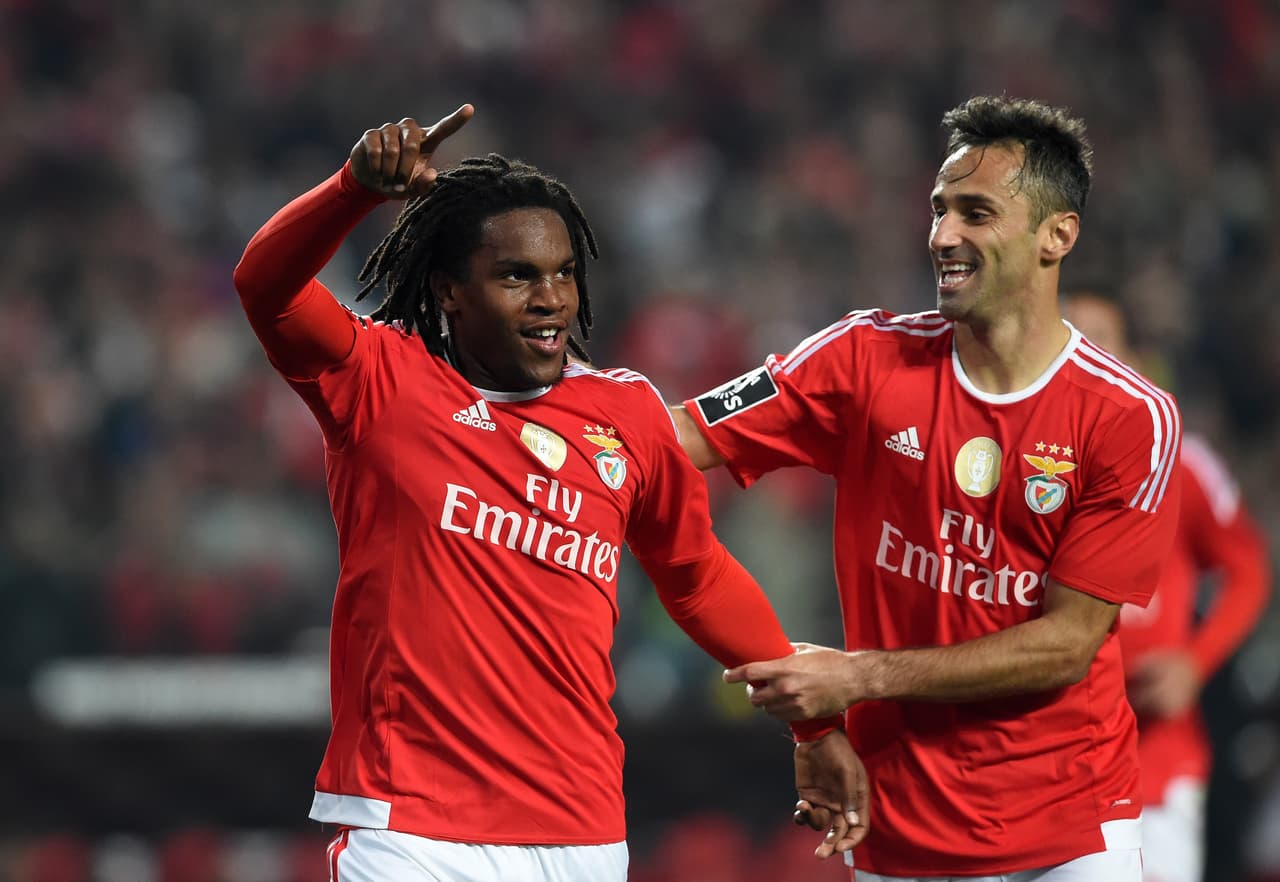 Jonas y Renato Sanches dan el triunfo al Benfica ante el Académica