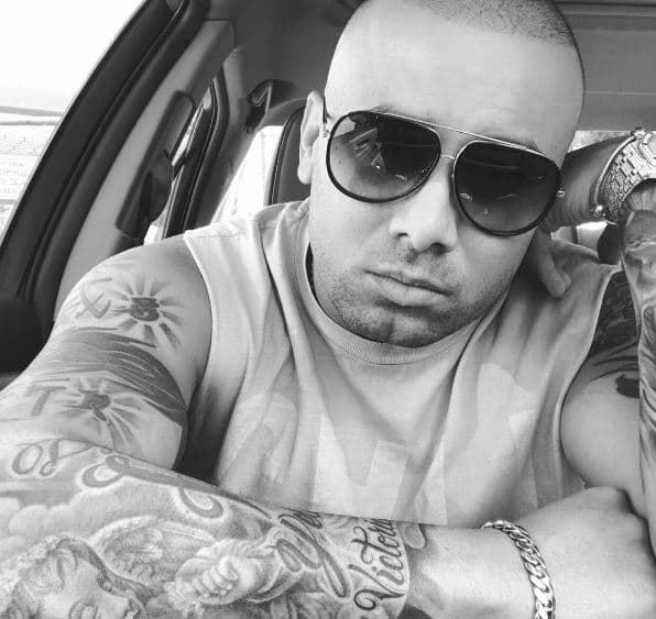 Wisin deleita a sus fans con sus sensuales selfies.