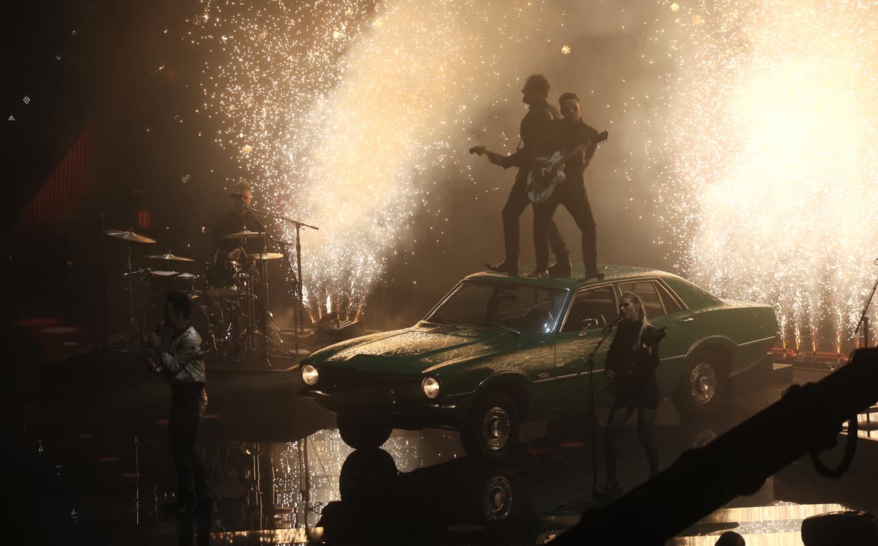 Swift obtuvo el mayor galardón de la noche, Video del Año, por 'All Too Well' en su versión de 10 minutos, mientras que Bad Bunny fue nombrado Artista del Año y Anitta se impuso en la categoría de Mejor Video de Música Latina por 'Envolver'.