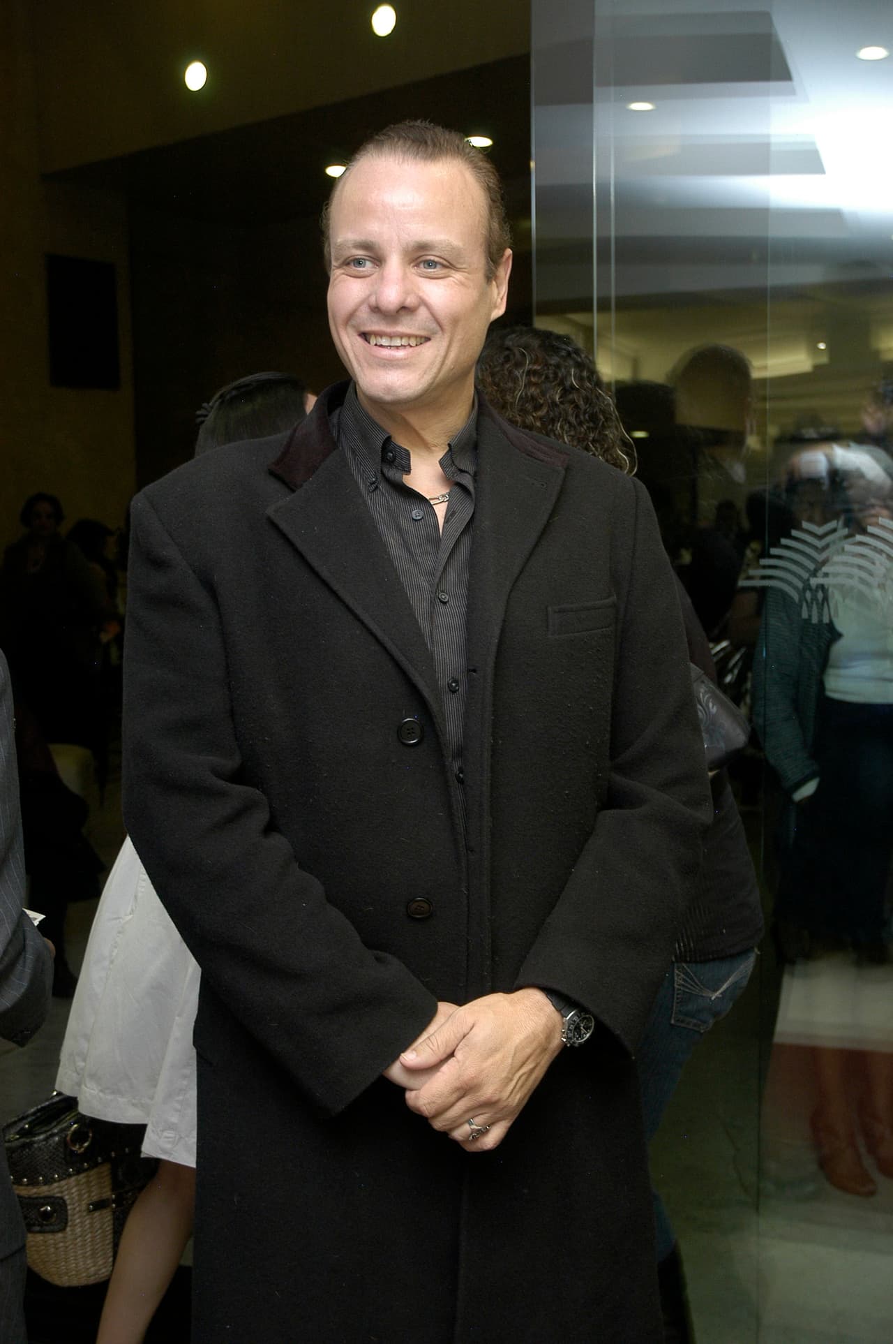 Además de su retiro temprano del deporte, la muerte de su papá, quien falleció a causa de varias enfermedades provocadas por la obesidad, significó un duro golpe para él, por lo que para hacer más fácil su partida comenzó a comer en grandes proporciones.