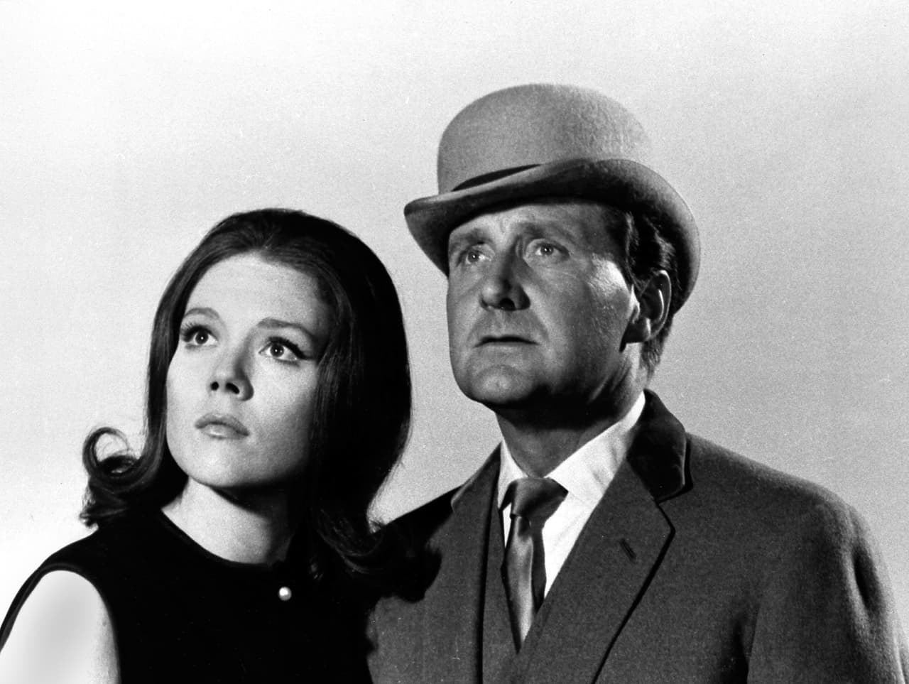 Consiguió sus primeros papeles en la industria cinematográfica y televisiva en los años 60. Gracias a su papel como Emma Peel en la serie 'The Avengers' consiguió mayores reconocimientos.