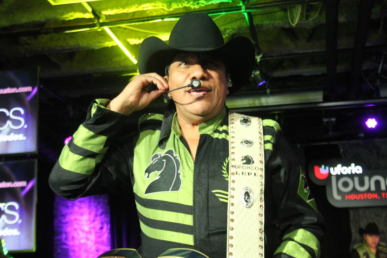 Junto a Joan vimos a otro grupero, Lupe Esparza.