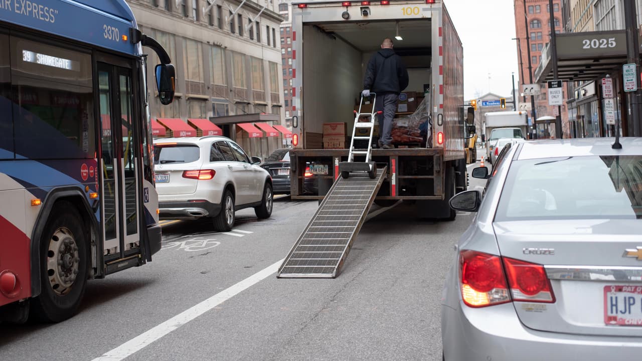 <h3 class="cms-H3-H3">13. Cleveland, OH</h3>
<br>Viaje promedio:
<b>29 minutos</b>
<br>Número de pasajeros:
<b>229,559</b>
<br>Hasta media hora:
<b>59%</b>
<br>Hasta una hora:
<b>98%</b>
<br>Más de una hora:
<b>2%</b>