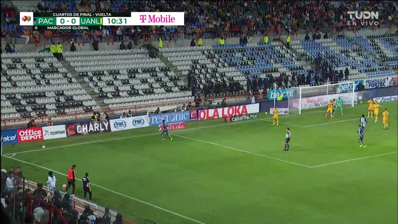 ¡TIRO ATAJADO! disparo por Gustavo Cabral.