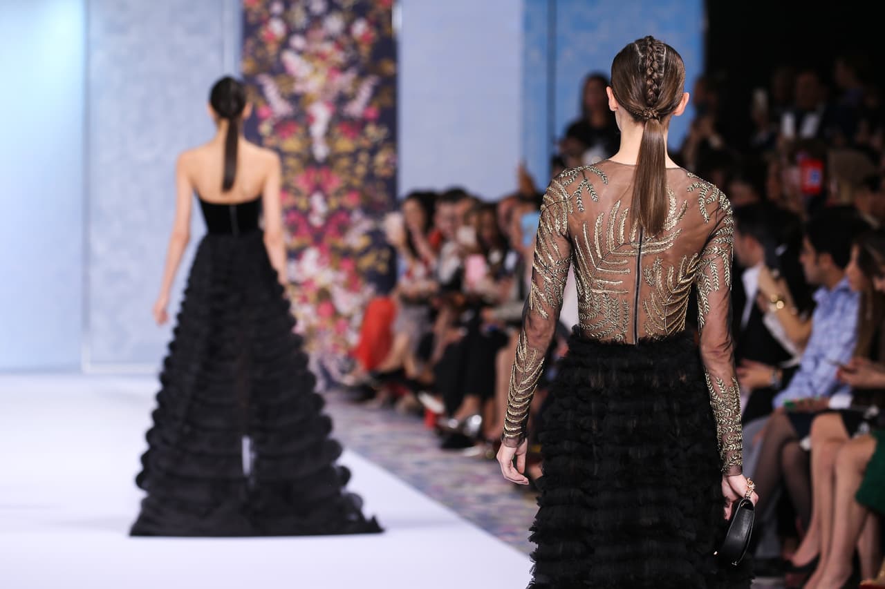 Y en Estados Unidos con ese dinero te podrías comprar tres carros de 25,000 dólares cada uno.