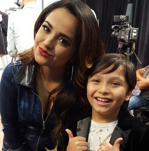 Nuestro pequeño reporterito Matthew la entrevistó y la conquistó con su dulzura.