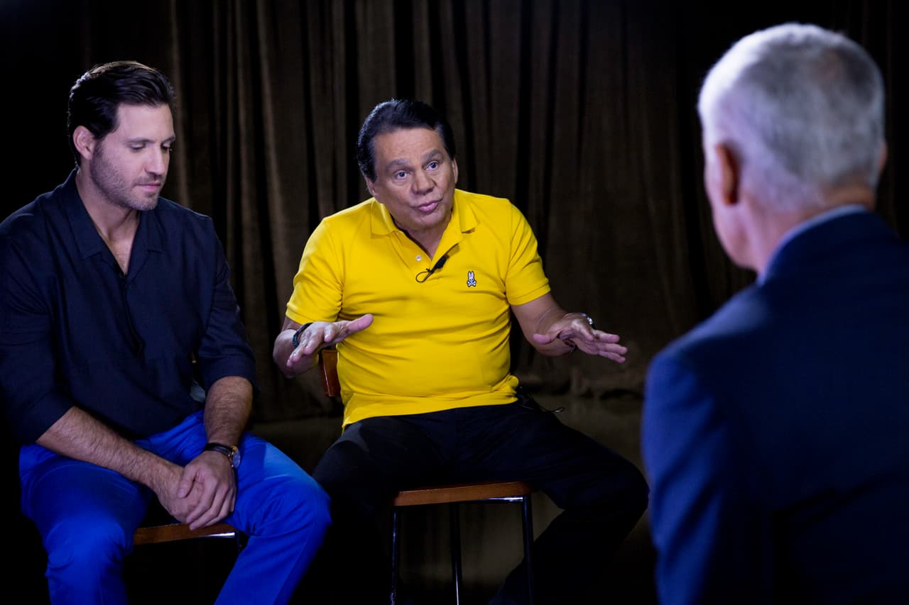 ¿Cómo piensa un boxeador durante una pelea? ¿A dónde mira? ¿Cómo se protege? Roberto Durán le revela los trucos del boxeo a Jorge Ramos.