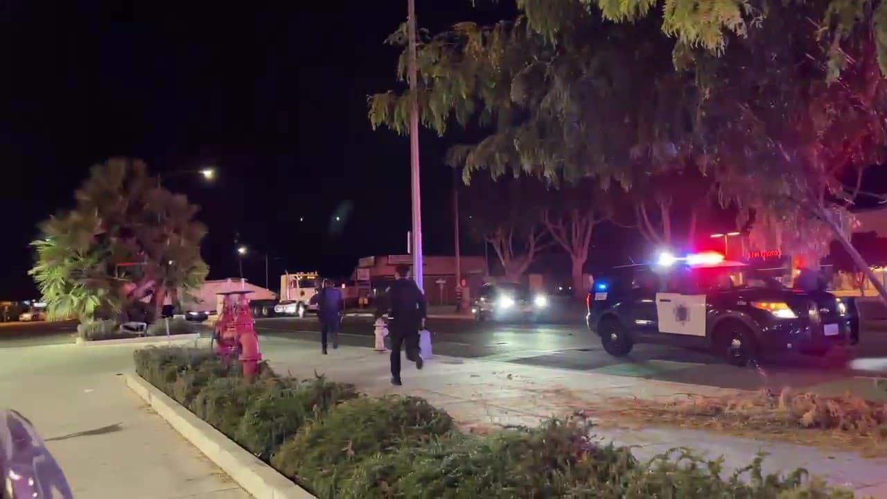 “El conductor ocultaba una pistola fantasma (PMF) cargada en su cintura. En el vehículo se encontraba una pistola fantasma cargada secundaria con un cargador extendido”, añadió.