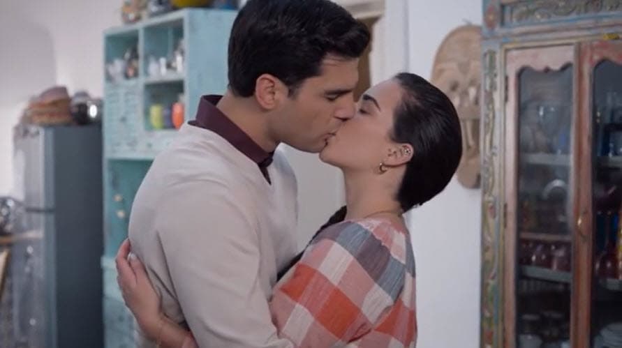 "Todo para él es nuevo, el verme besándome con alguien en pantalla 
<b>para él es complicado</b>", reconoció. 
<br>